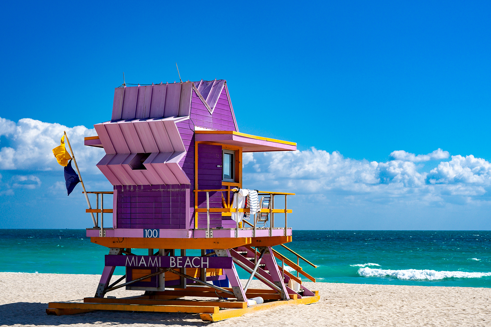 Miami,Pier.,Iconic,Lifeguard,Tower,On,Miami,Beach.,Scenic,View